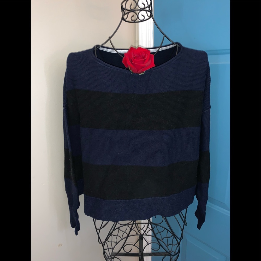 💙Victoria's Secret Knit Stripe Sweater Sz. M💙